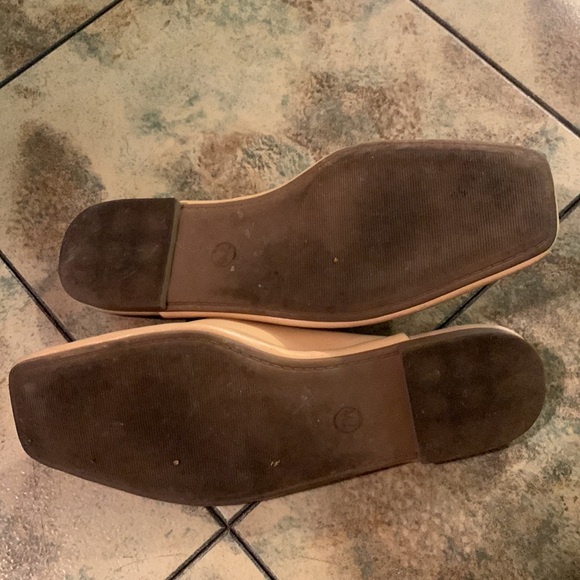 Universal Thread Flats - Picture 3 of 4